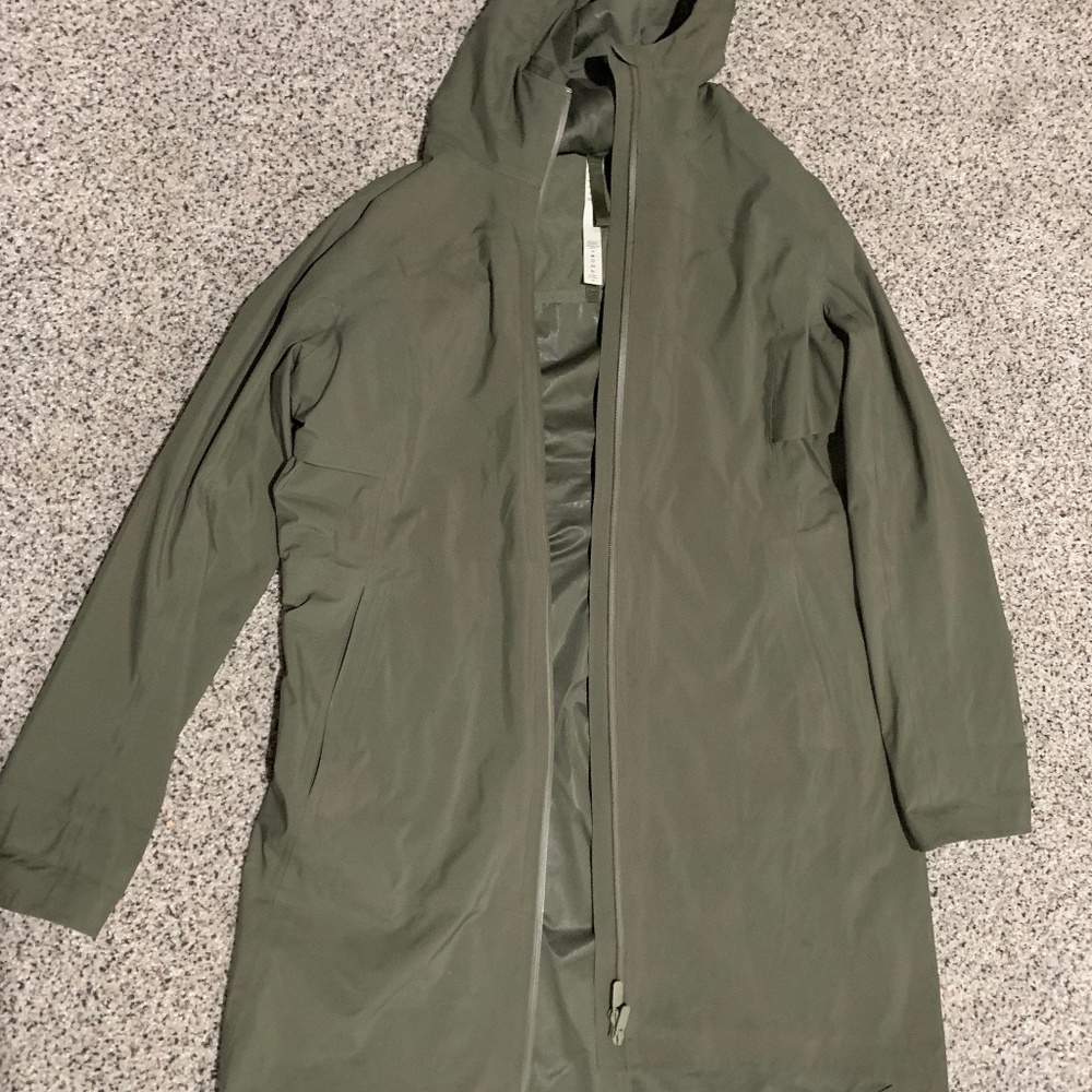 Lululemon Rebel Rain Jacket size 10